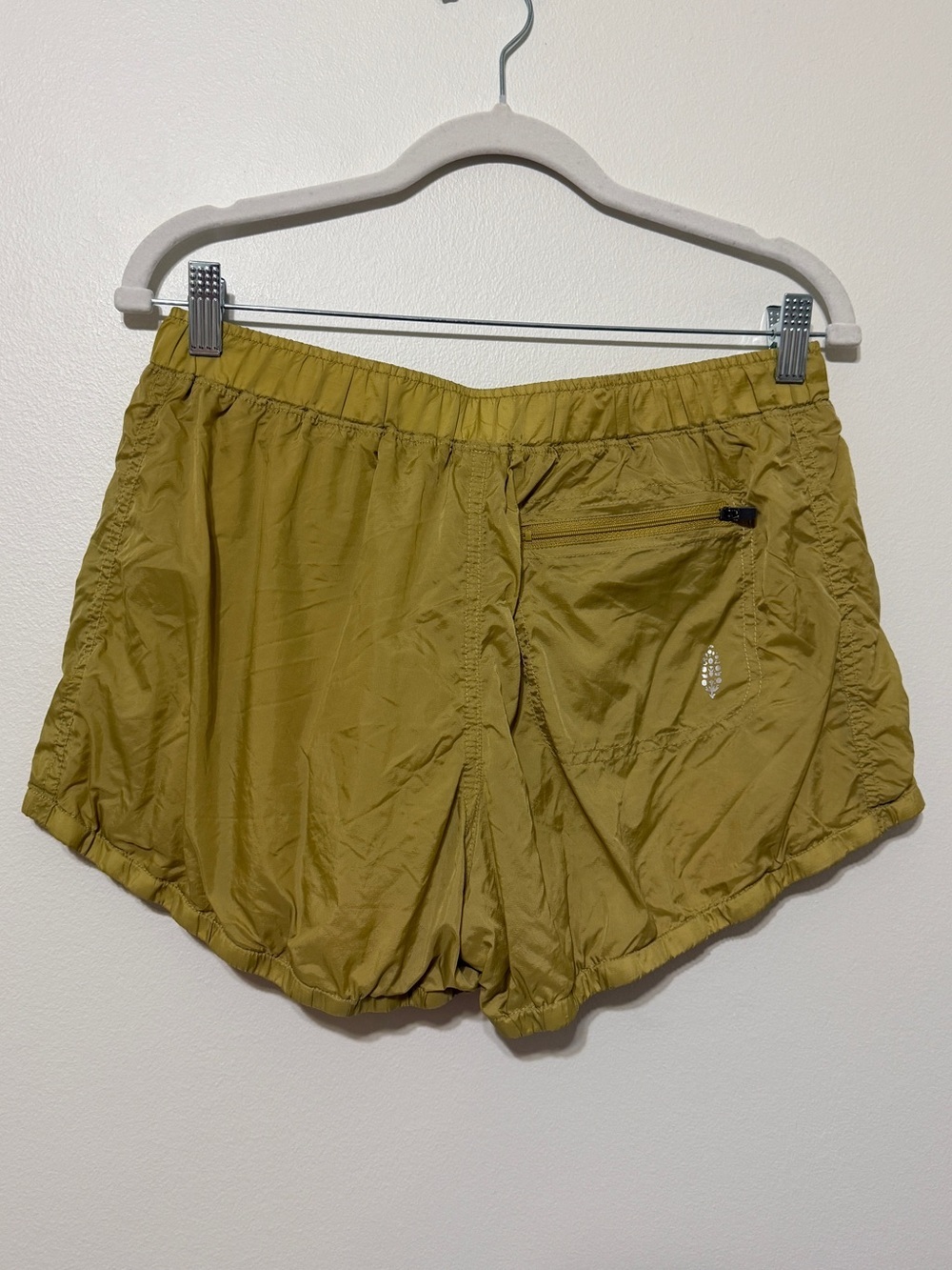 Free People Movement Sunshine bubble hem shorts size medium - Picture 5 of 6